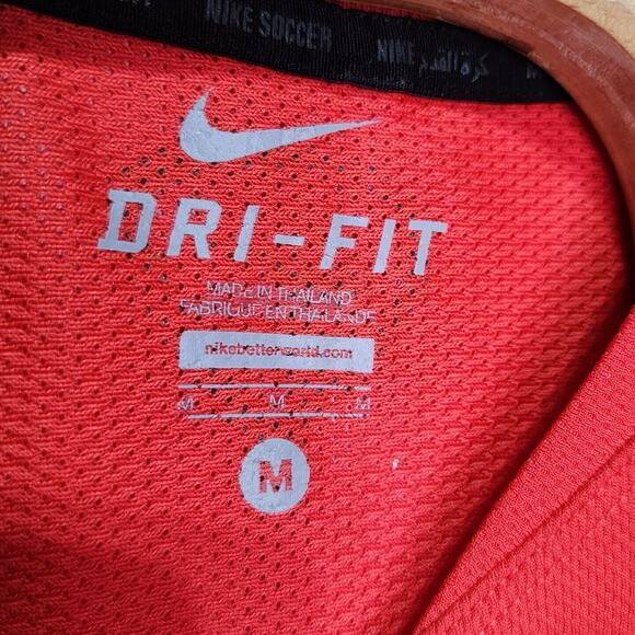 Nike Dri-Fit Manchester United Short Sleeve Embroidered Swoosh Jersey Medium M - Picture 6 of 7